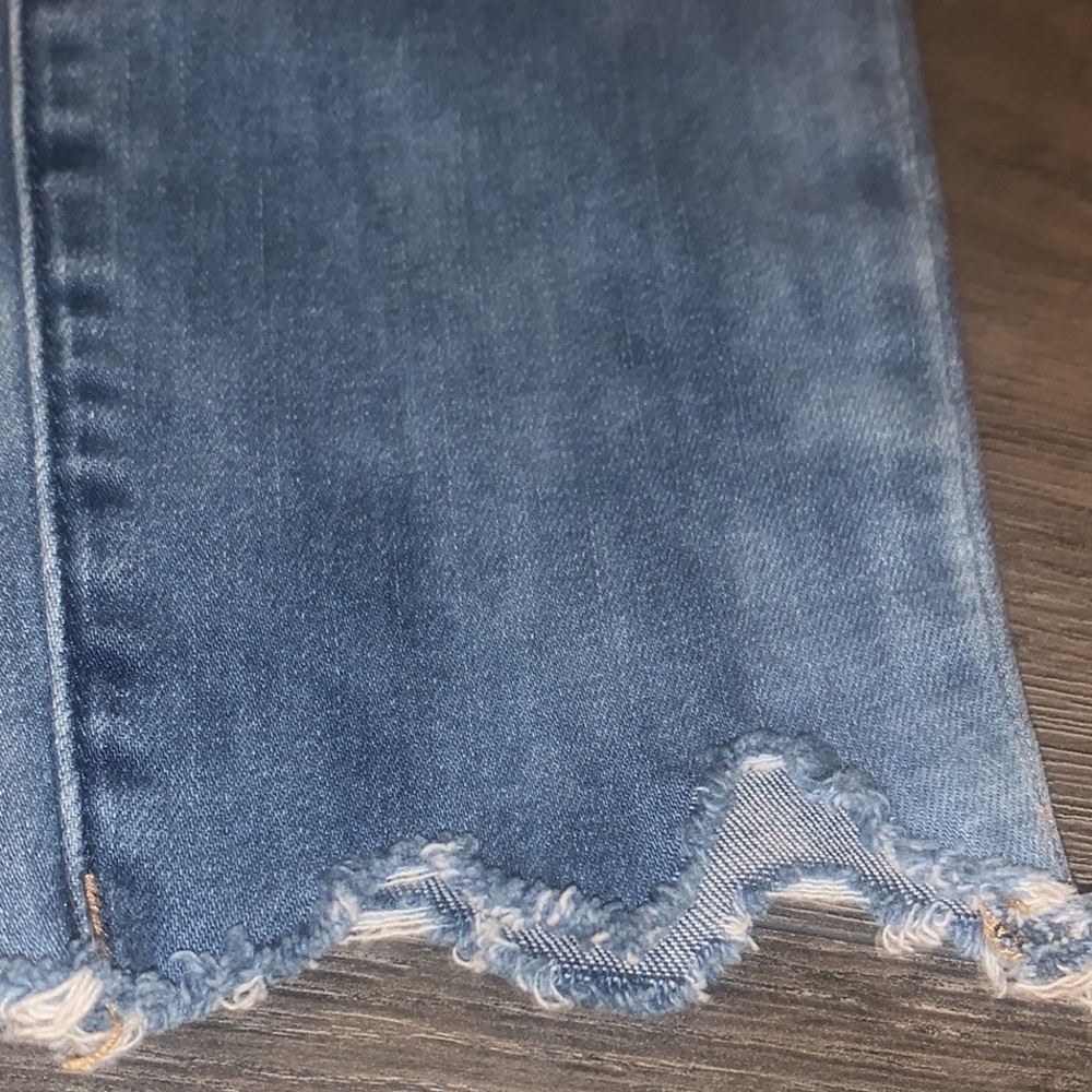 Blank NYC Skinny Classique Cropped Frayed/Jagged Hem Size 28 Medium Wash - Picture 7 of 15